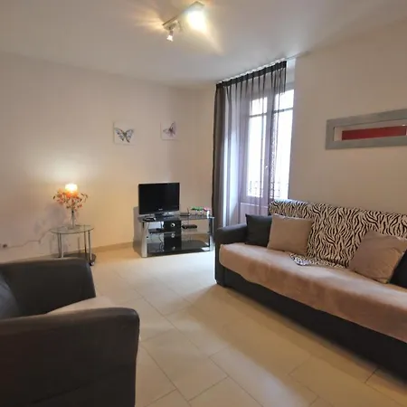 Vieux Port One Bedroom A08 *