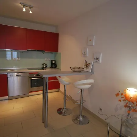 Vieux Port One Bedroom A08 Apartment *